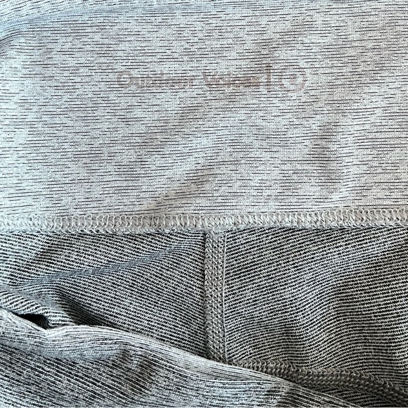 Outdoor Voices Women’s Dipped 7/8 Leggings - Picture 6 of 6